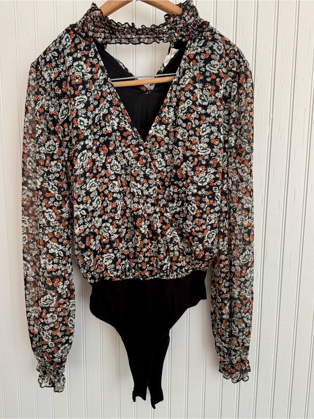 Peach Love California Black Floral Long Sleeve Bodysuit Size Small
